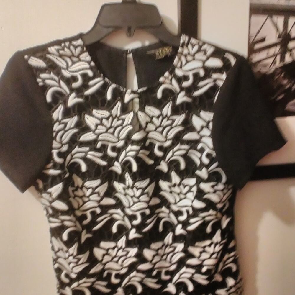 Lipsy London Size 6  Black Lined Embroidered